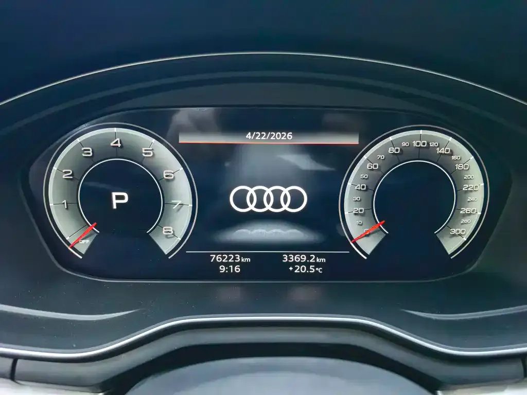 Audi A4L 2021 из CN, фото 2