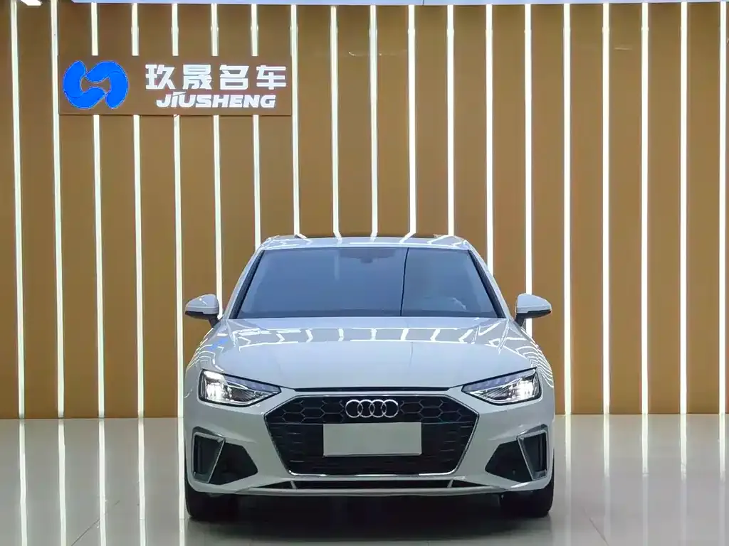 Audi A4L 2021 из CN, фото 9