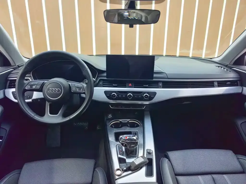 Audi A4L 2021 из CN, фото 10