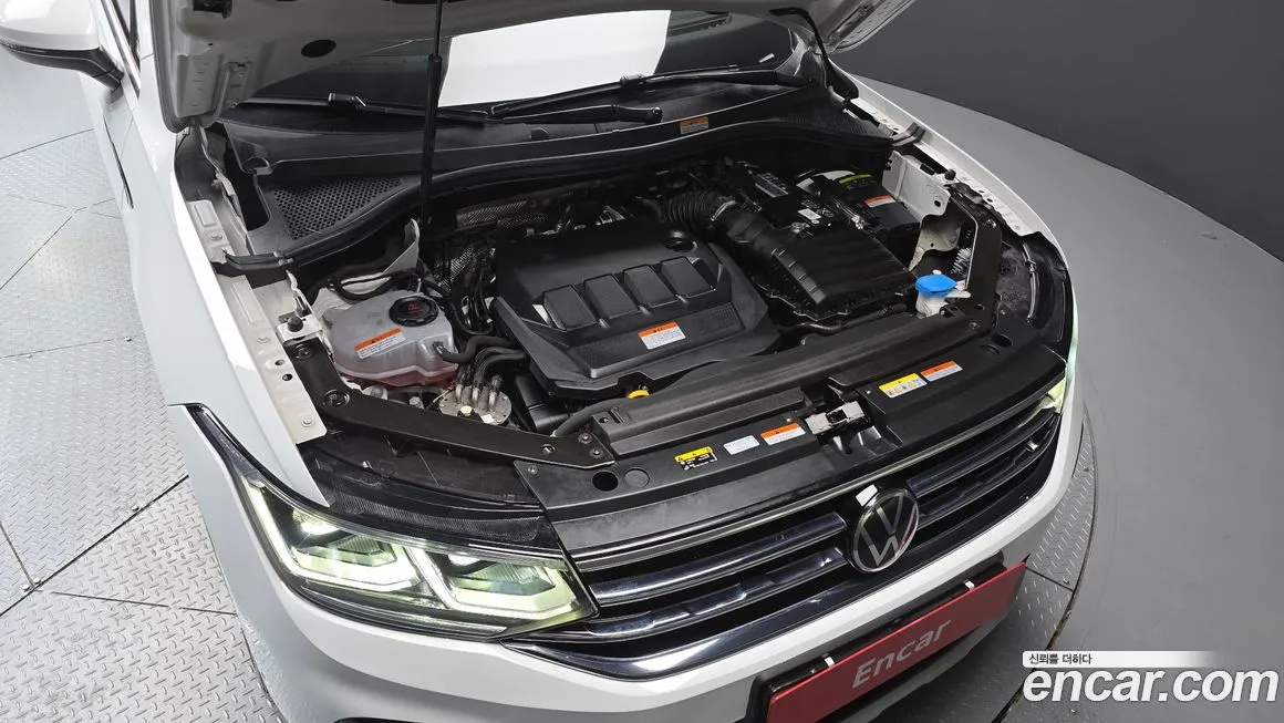 Volkswagen Tiguan — фото 10