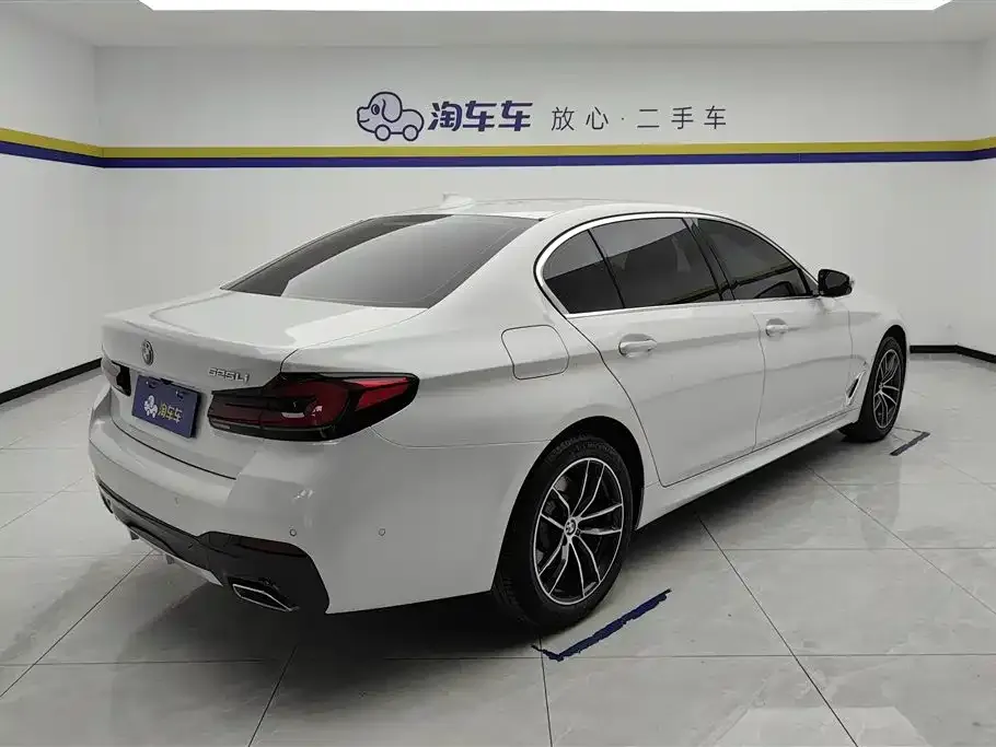 BMW 5 Series 2023 из CN, фото 2