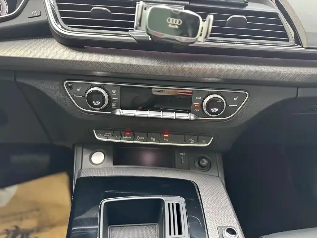 Audi Q5L 2023 из CN, фото 5