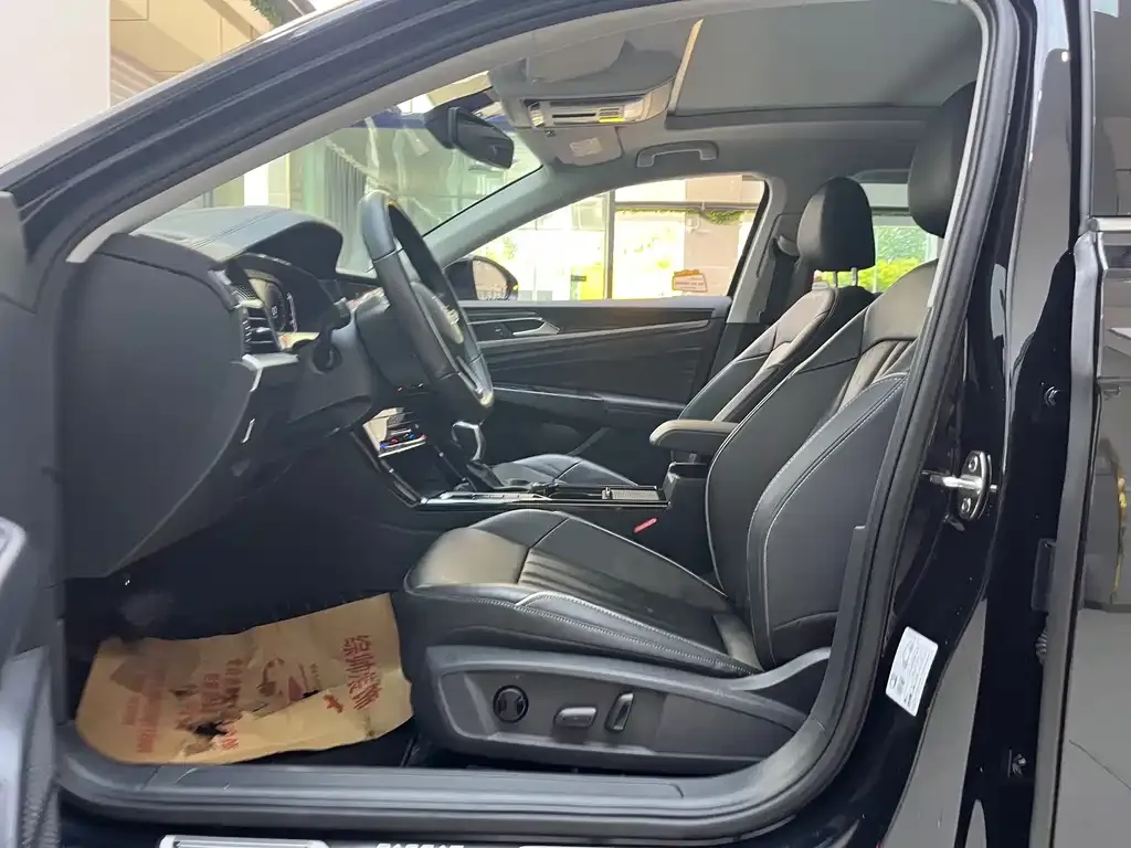 Volkswagen Passat 2023 из CN, фото 5