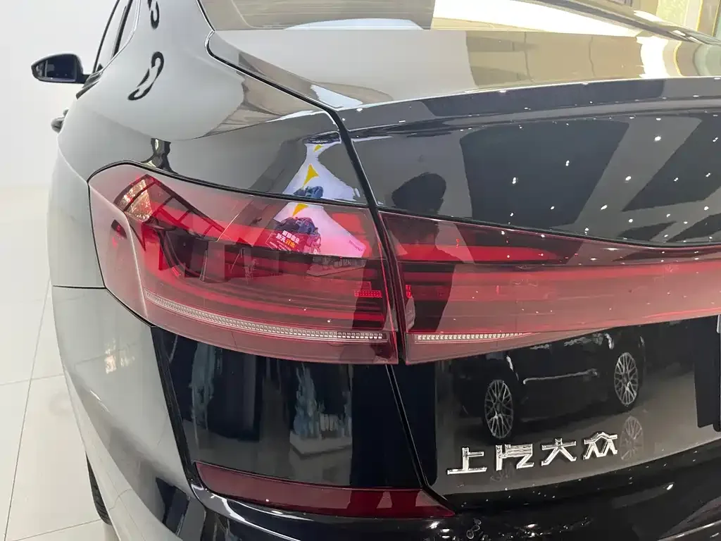 Volkswagen Passat 2023 из CN, фото 4