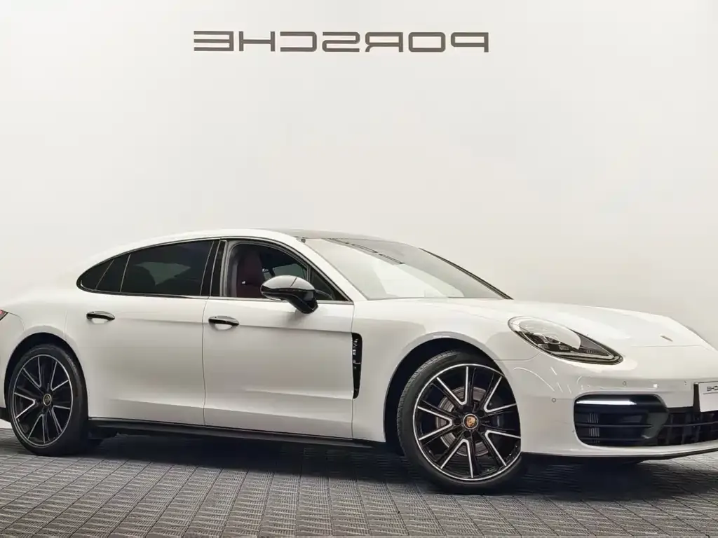 Porsche Panamera — фото 1