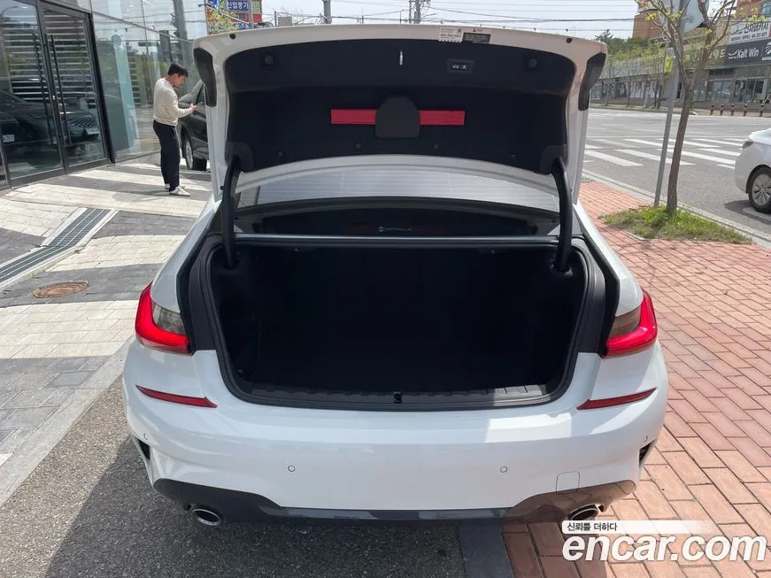 BMW 3-Series 2021 из KR, фото 7