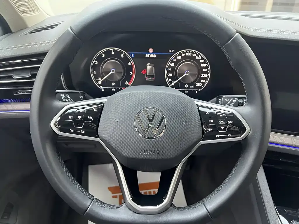 Volkswagen Touareg 2023 из CN, фото 6