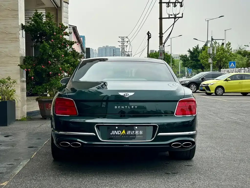 Bentley Flying Spur — фото 6