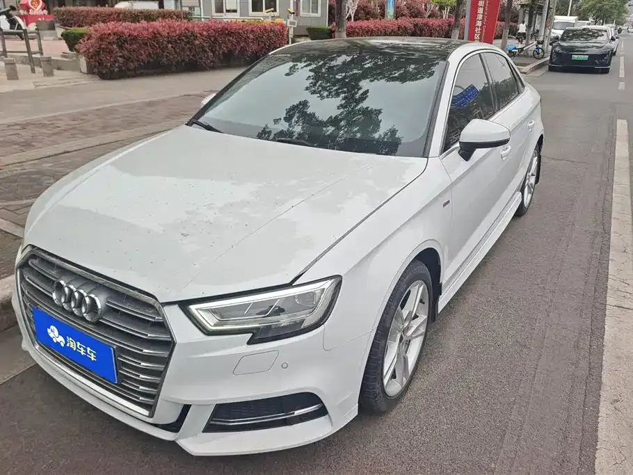 Audi A3 — фото 1