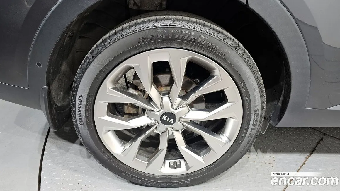 Kia Sorento — фото 9