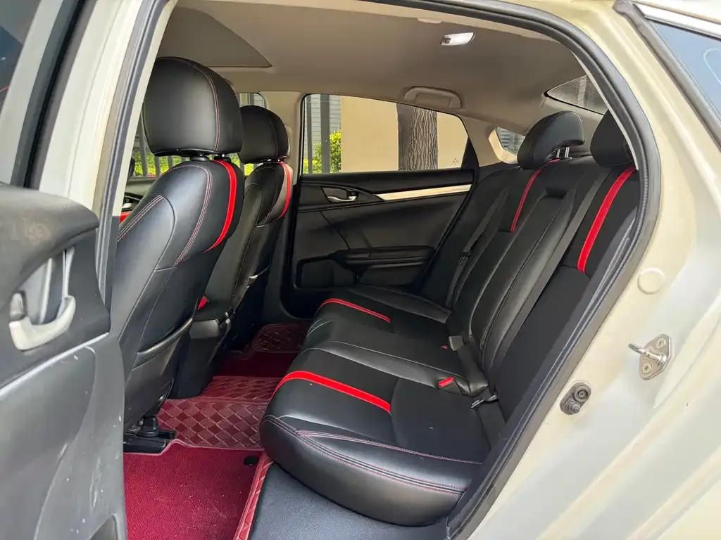 Honda Civic 2021 из CN, фото 2