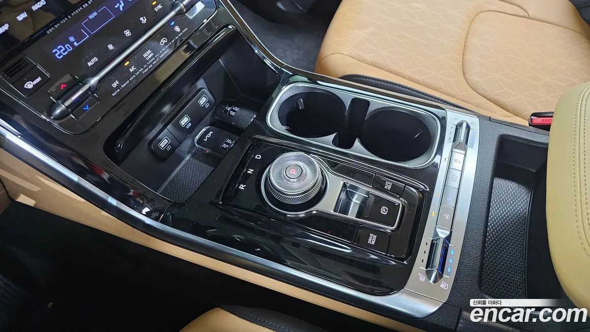 Kia Carnival — фото 10
