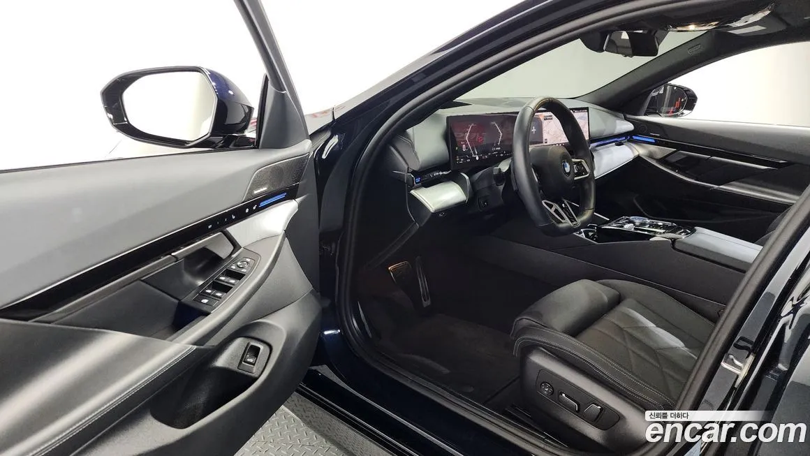 BMW 5-Series 2024 из KR, фото 4