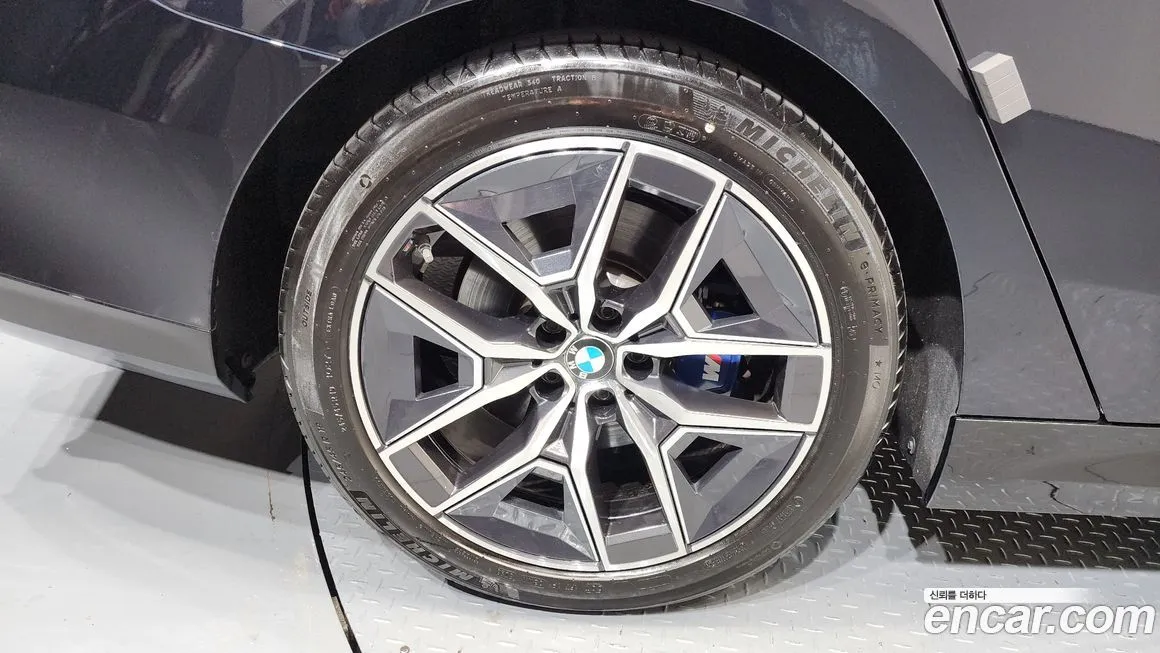 BMW 5-Series 2024 из KR, фото 10