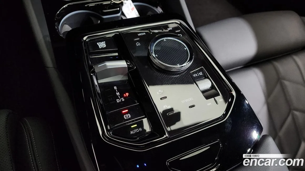 BMW 5-Series 2024 из KR, фото 8
