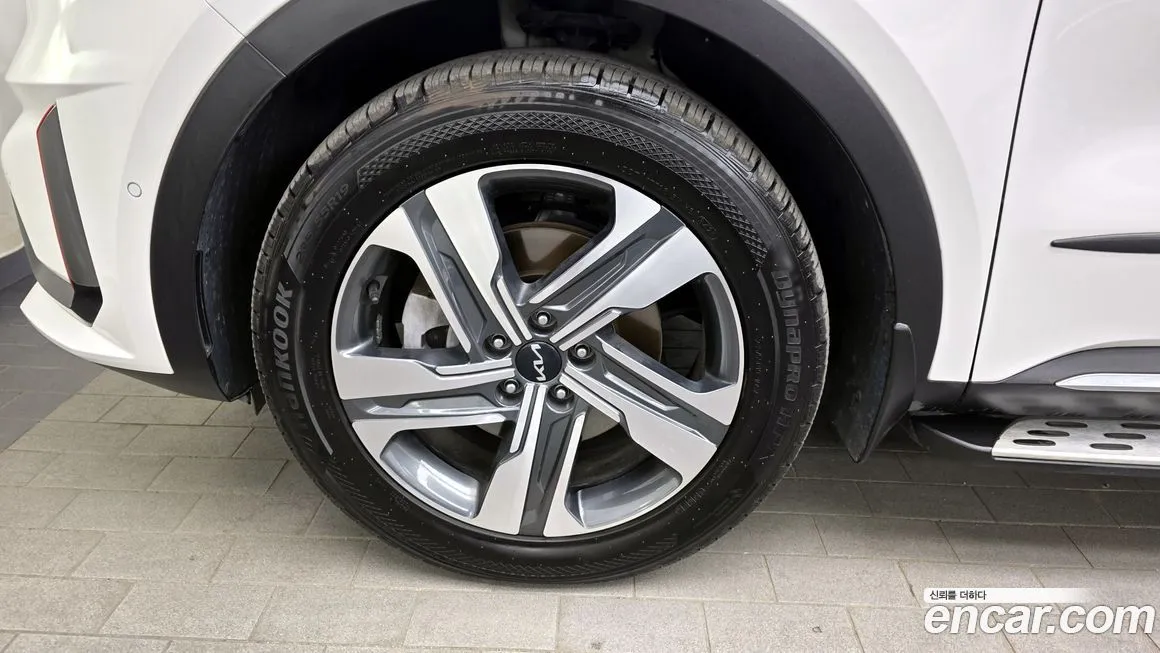 Kia Sorento — фото 6