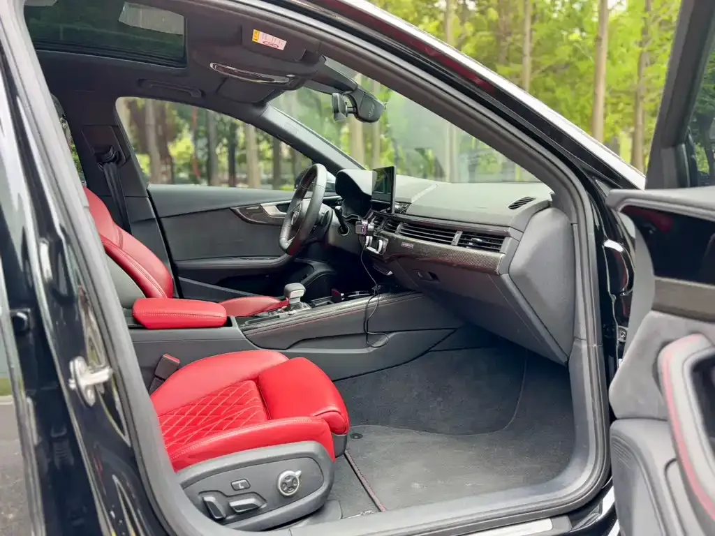 Audi S4 2025 из CN, фото 3