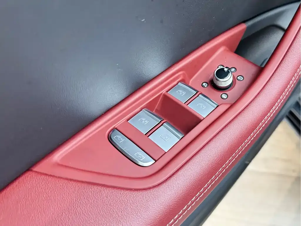 Audi A4L 2024 из CN, фото 5