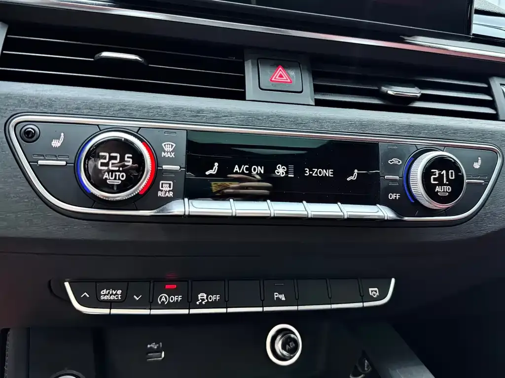 Audi A4L 2024 из CN, фото 4