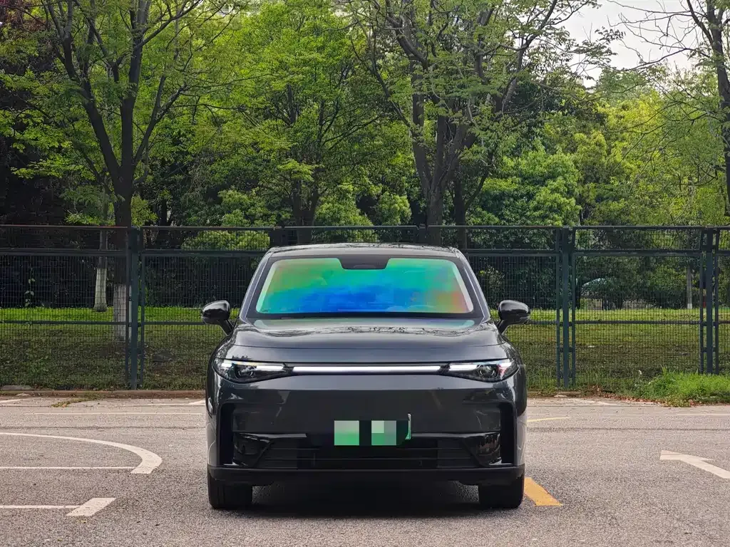 Leapmotor C10