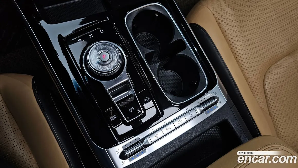 Kia Carnival — фото 10