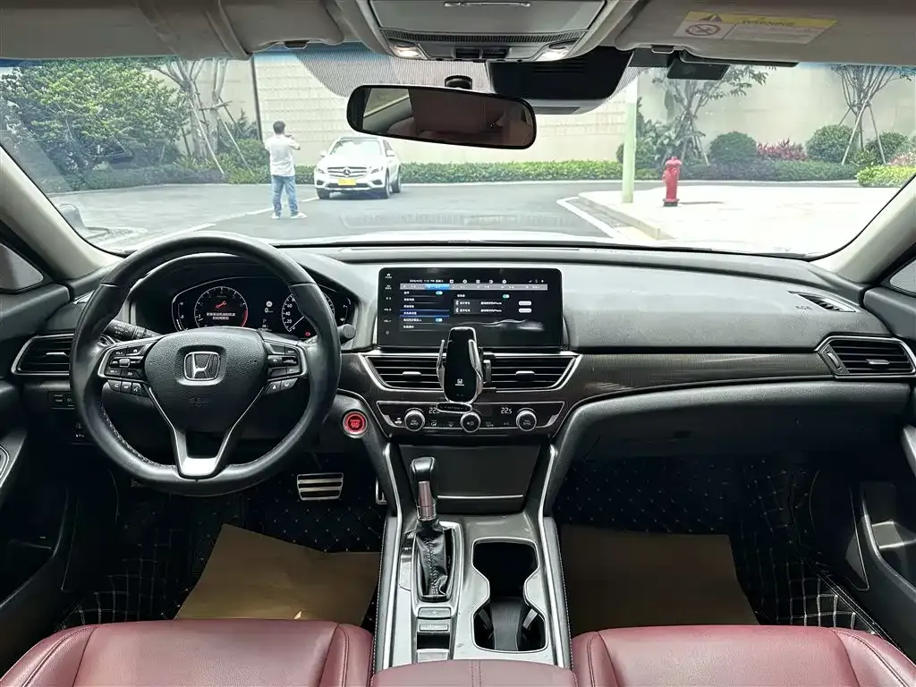 Honda Accord — фото 9