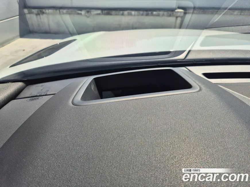 Land Rover Range Rover Velar 2025 из KR, фото 9