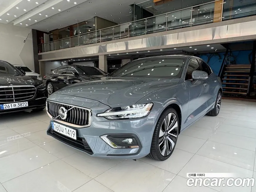 Volvo S60 2023 из KR, фото 1