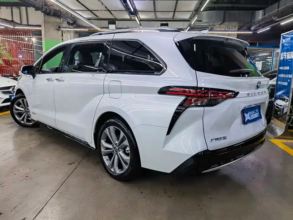 Toyota Sienna 2024 из CN, фото 10
