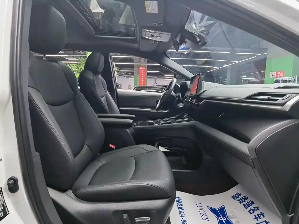Toyota Sienna 2024 из CN, фото 7
