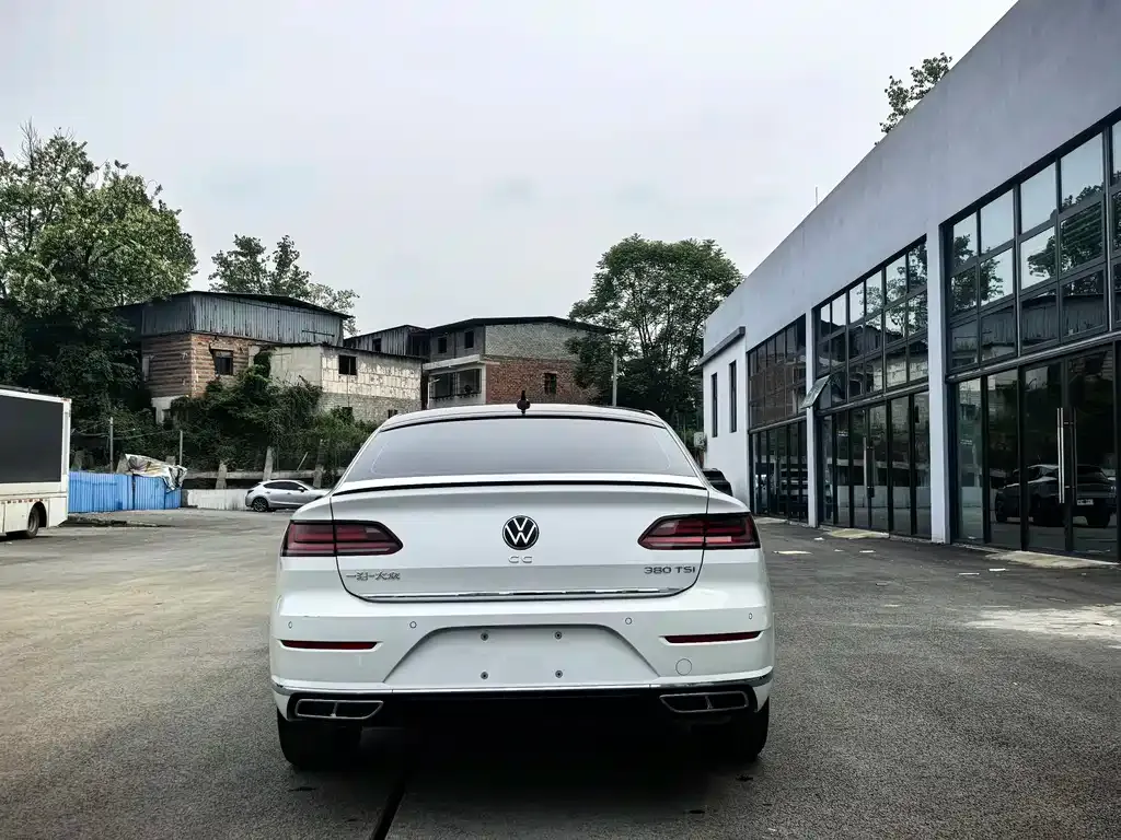 Volkswagen CC — фото 3