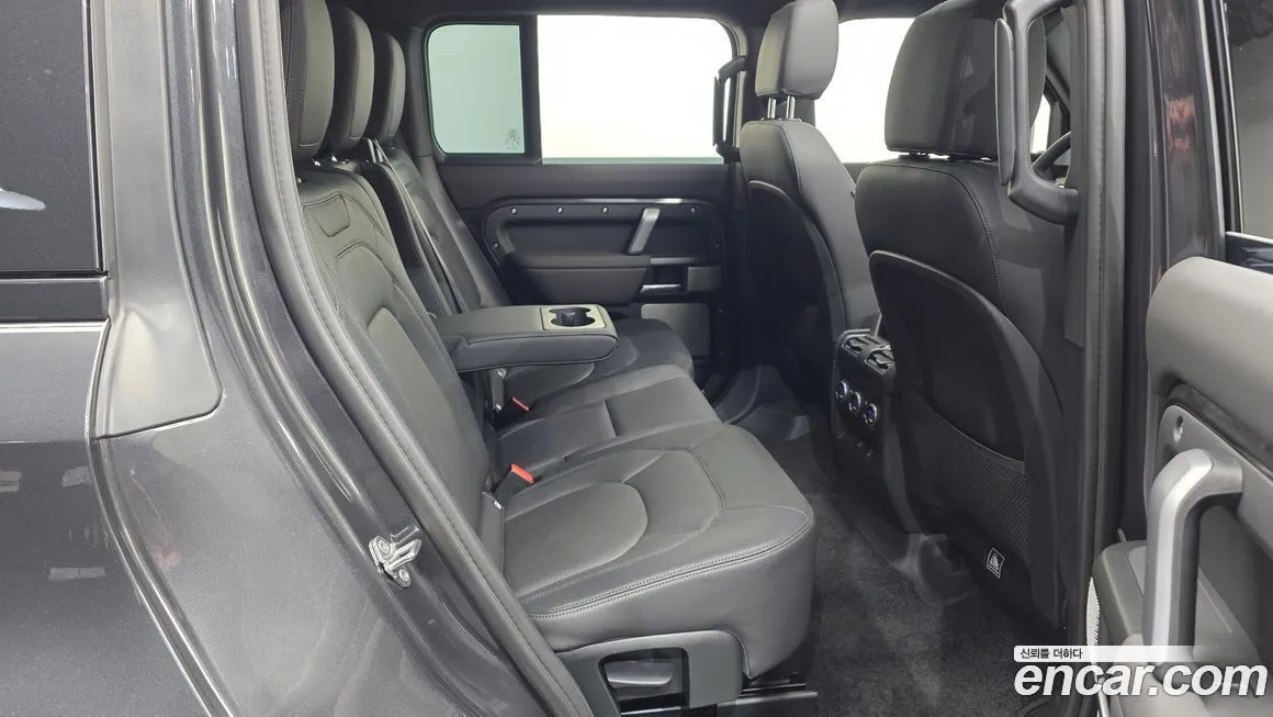 Land Rover Defender 2024 из KR, фото 6