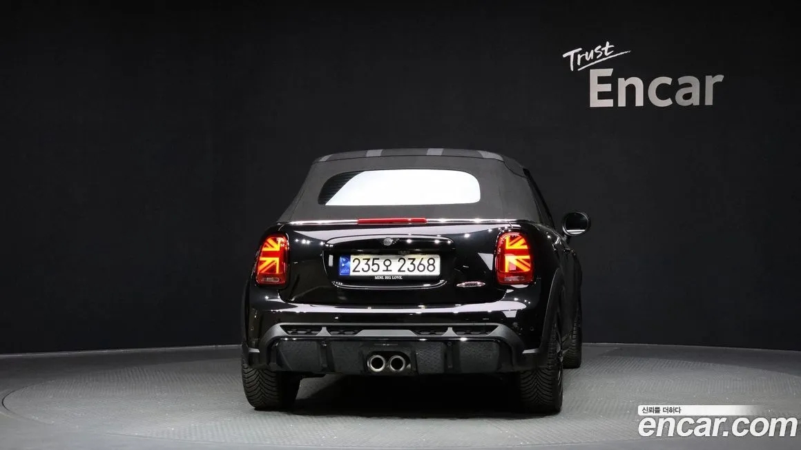 Mini Cooper Convertible 2023 из KR, фото 2