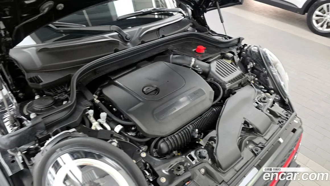 Mini Cooper Convertible 2023 из KR, фото 10