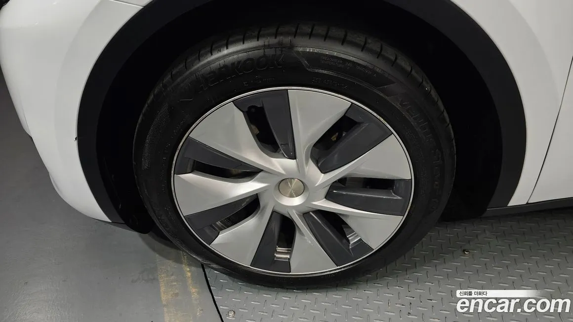 Tesla Model Y 2024 из KR, фото 3