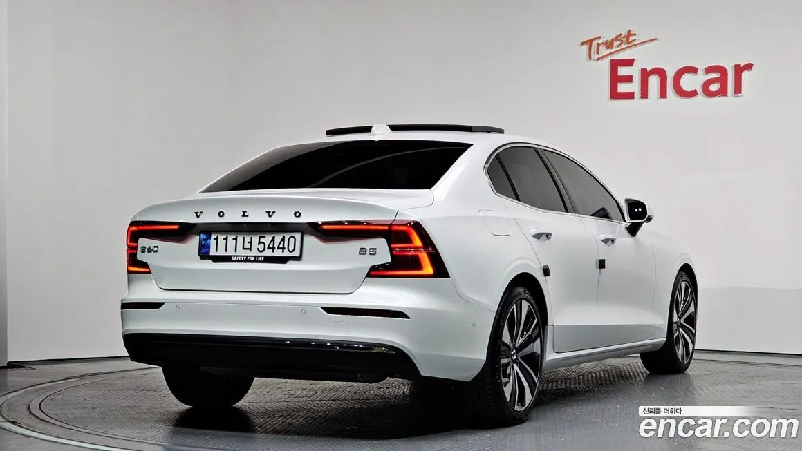 Volvo S60 2024 из KR, фото 8