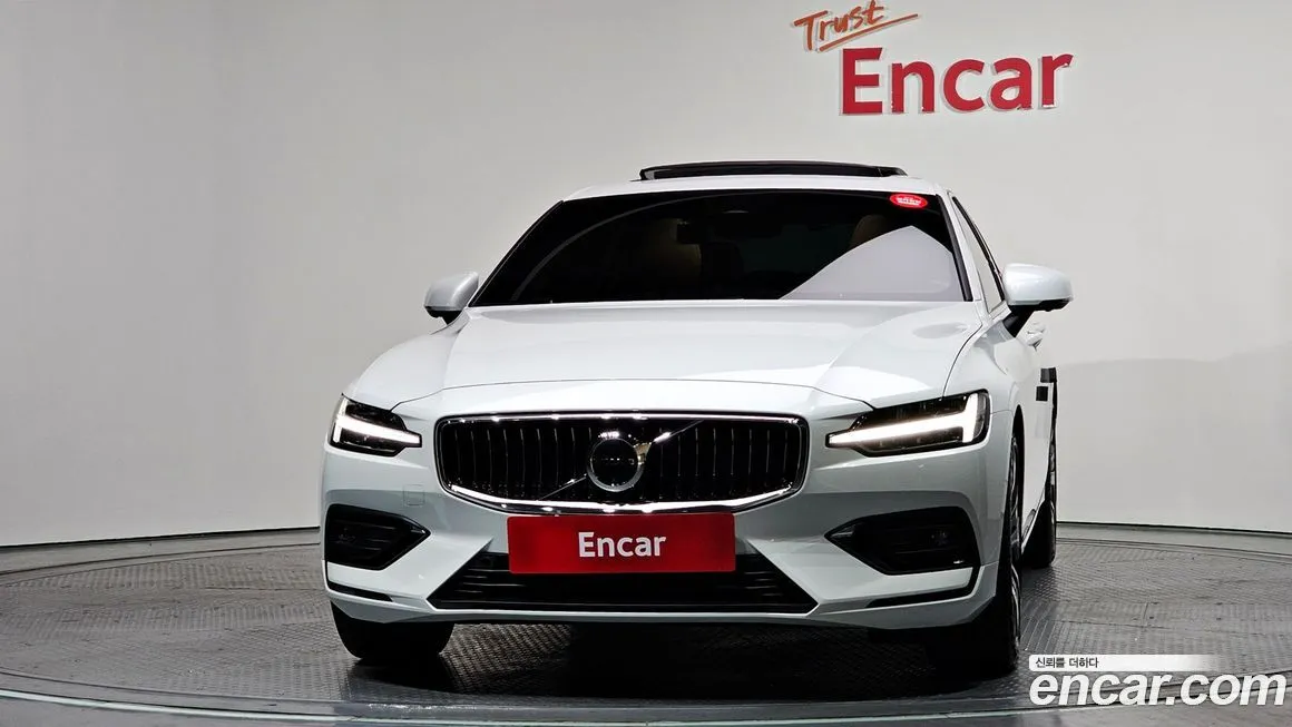 Volvo S60 2024 из KR, фото 4