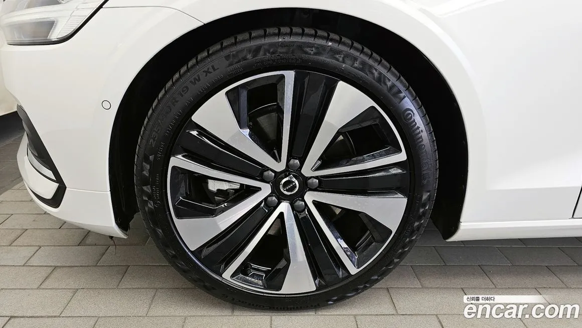 Volvo S60 2024 из KR, фото 7