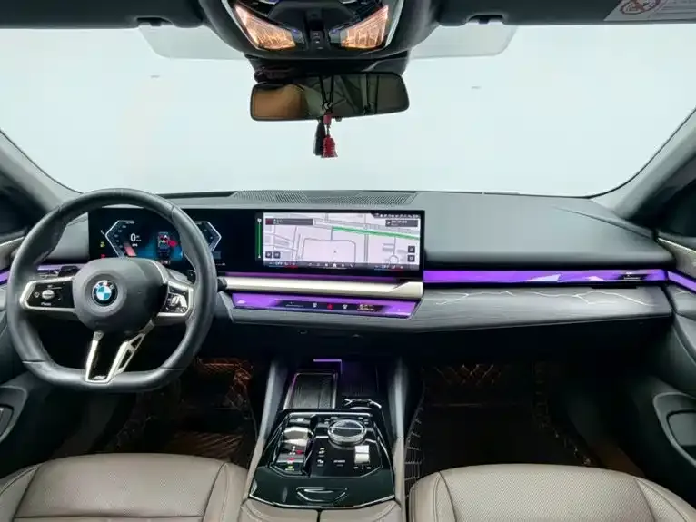 BMW 5 Series 2024 из CN, фото 3