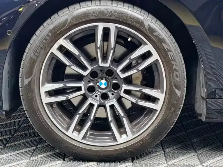 BMW 5 Series 2024 из CN, фото 10