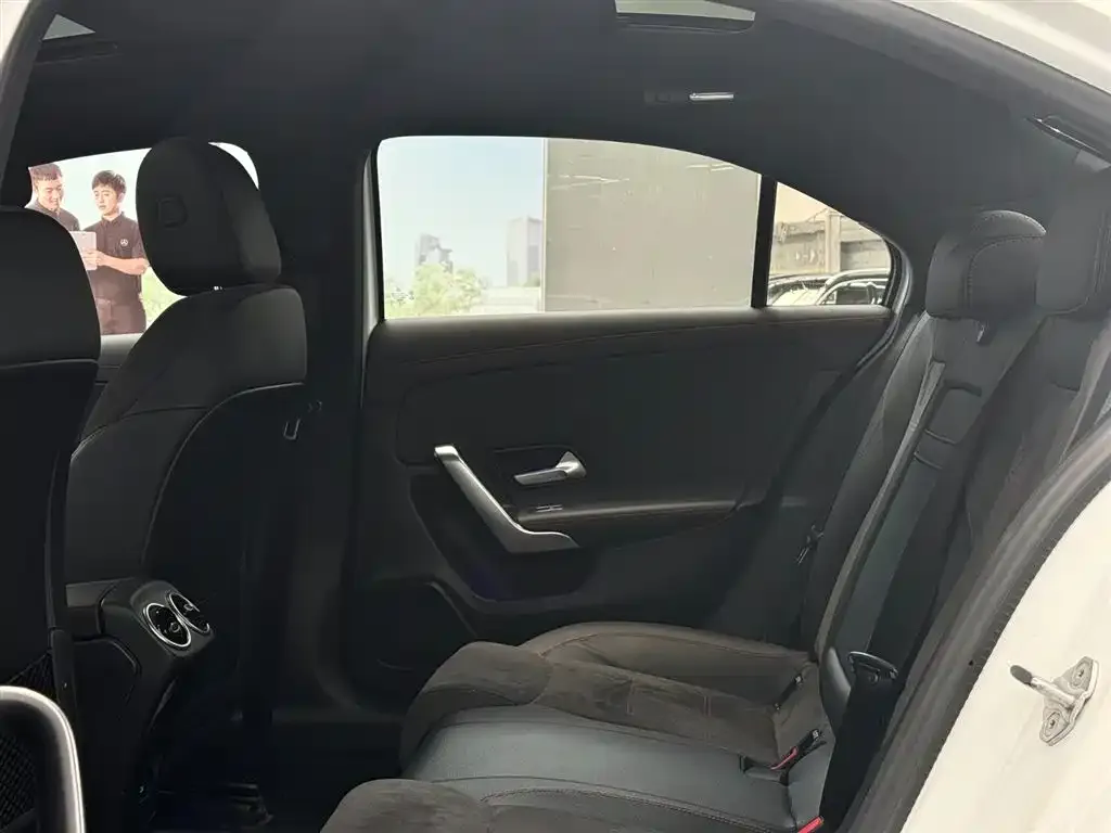 Mercedes-Benz A-Class 2023 из CN, фото 2