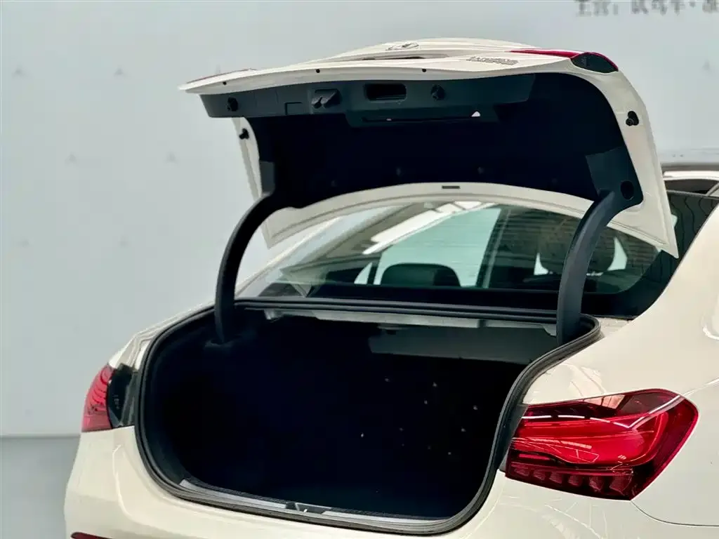 Mercedes-Benz A-Class 2023 из CN, фото 10