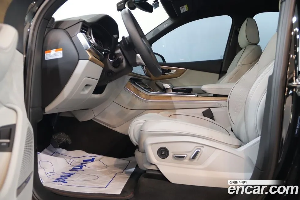 Audi Q7 2025 из KR, фото 3