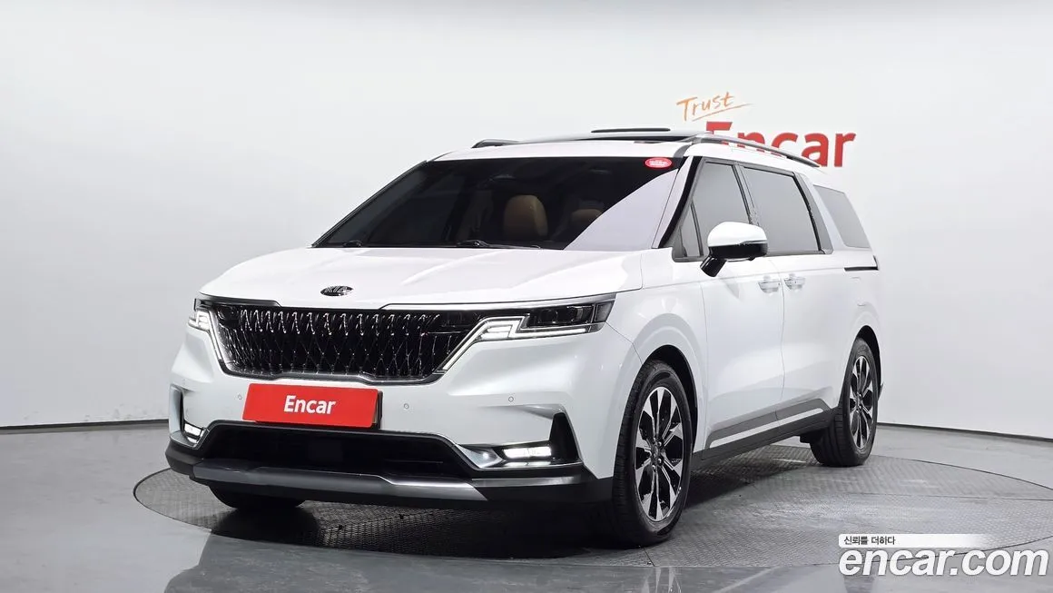 Kia Carnival — фото 1