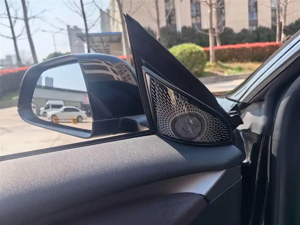 Tesla Model 3 — фото 9