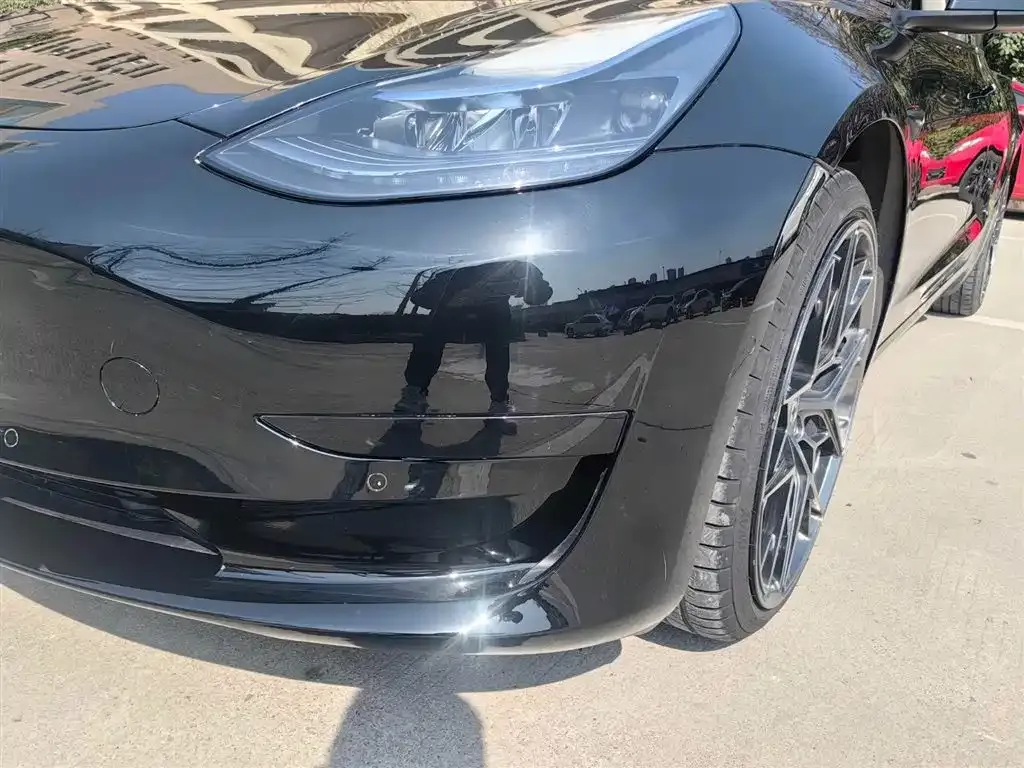 Tesla Model 3 — фото 10