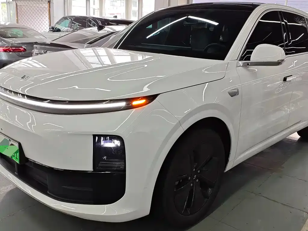 Li Auto L6