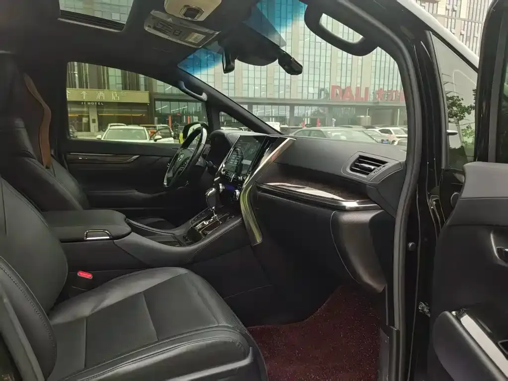 Toyota Alphard 2022 из CN, фото 10