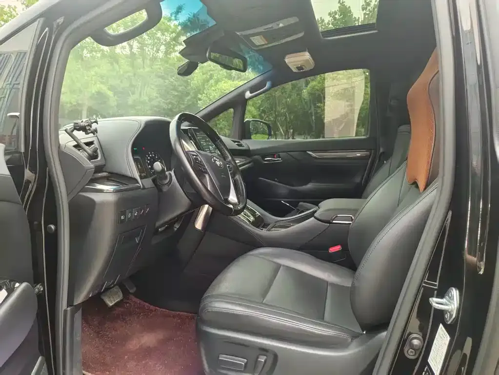 Toyota Alphard 2022 из CN, фото 9