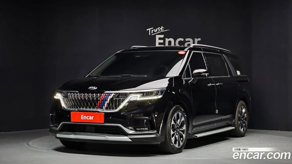 Kia Carnival — фото 1